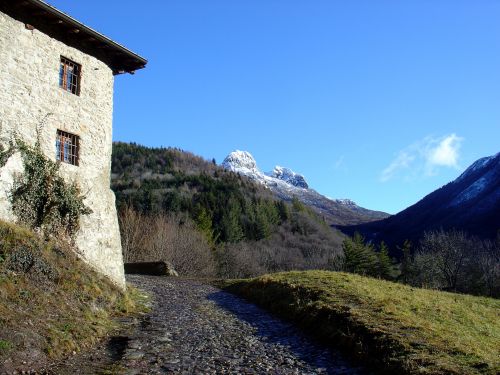 Immagine per il contenuto "Escursione guidata alla R.N. Sasso Malascarpa - F.R. Corni di Canzo"