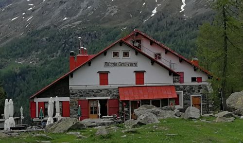 Immagine per il contenuto "Primo corso per gestori rifugi alpinistici ed escursionistici"