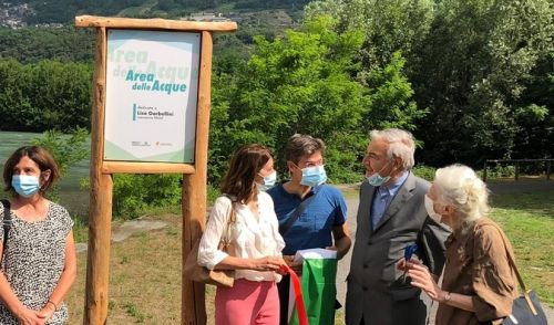 Immagine per il contenuto "Dedicata a Lisa Garbellini l'Area delle Acque sul Sentiero Valtellina "