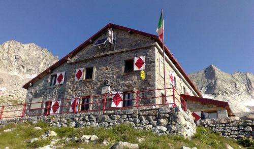 Immagine per il contenuto "Nuovo bando per la concessione di contributi ai rifugi alpinistici ed escursionistici lombardi"